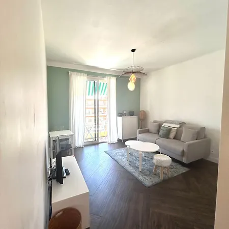 Διαμέρισμα Spacieux Happy En Dernier Etage Avec Balcon A 7 Minutes De Marche Du Vieux Et De La *
