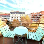 Happy Spacieux En Dernier Etage Avec Balcon A 5 Minutes A Pieds Du Vieux Et De La Quartier Dubouchage アパート ニース