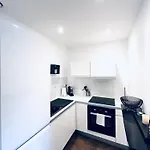 Happy Spacieux En Dernier étage Avec Balcon à 5 Minutes à Pieds Du Vieux Et De La Quartier Dubouchage *