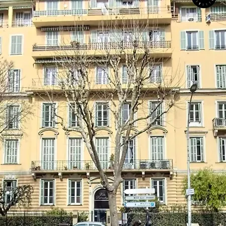 Happy Spacieux En Dernier Etage Avec Balcon A 5 Minutes A Pieds Du Vieux Et De La Quartier Dubouchage アパート