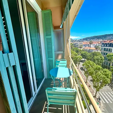 Happy Spacieux En Dernier étage Avec Balcon à 5 Minutes à Pieds Du Vieux Et De La Quartier Dubouchage Nice